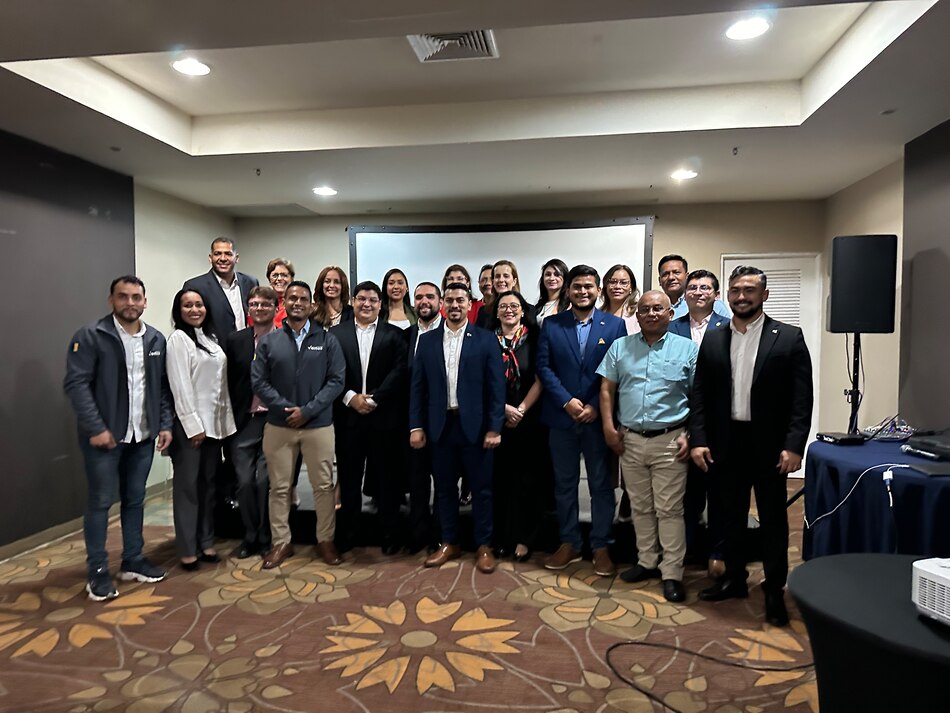 Diputados electos afinan la agenda anticorrupción