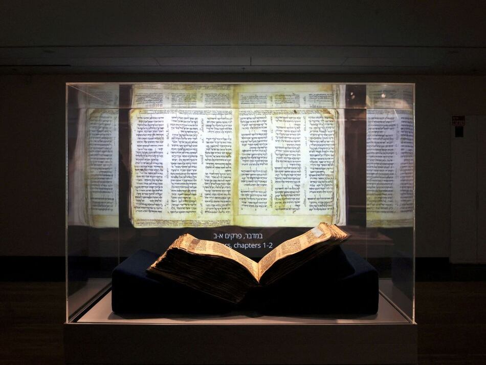 Una biblia hebrea de la España medieval se subastará en Nueva York a partir de $5 millones
