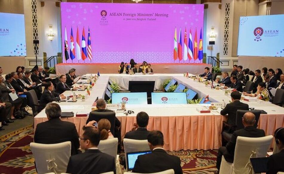 Países asiáticos se unen contra contaminación de los océanos