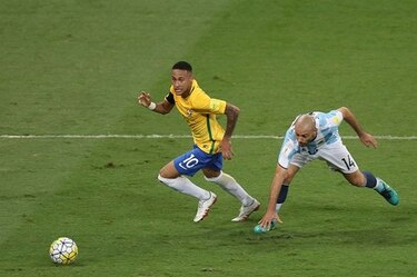 Brasil se impone 3-0 ante Argentina y se afianza