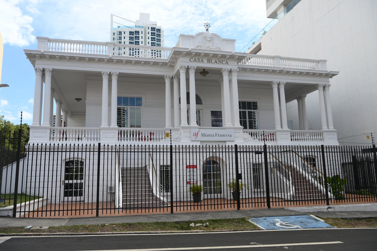 Contra el olvido: impulsan protección del edificio de la Alianza Francesa