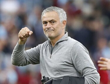 Un Manchester United en crisis despide a José Mourinho