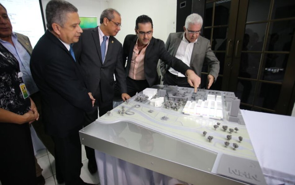 Efectúan apertura de sobres en licitación del nuevo Hospital del Niño