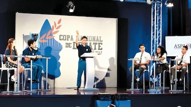 Jóvenes comienzan el debate electoral