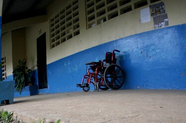 Solo 35% de las escuelas tiene accesos para sillas de ruedas, según estudio del Ciedu