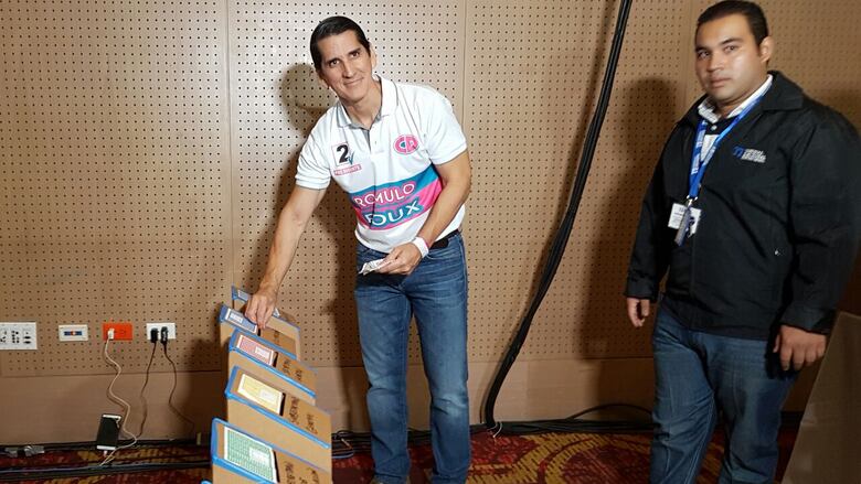 Convencionales empiezan a votar en proceso interno de Cambio Democrático