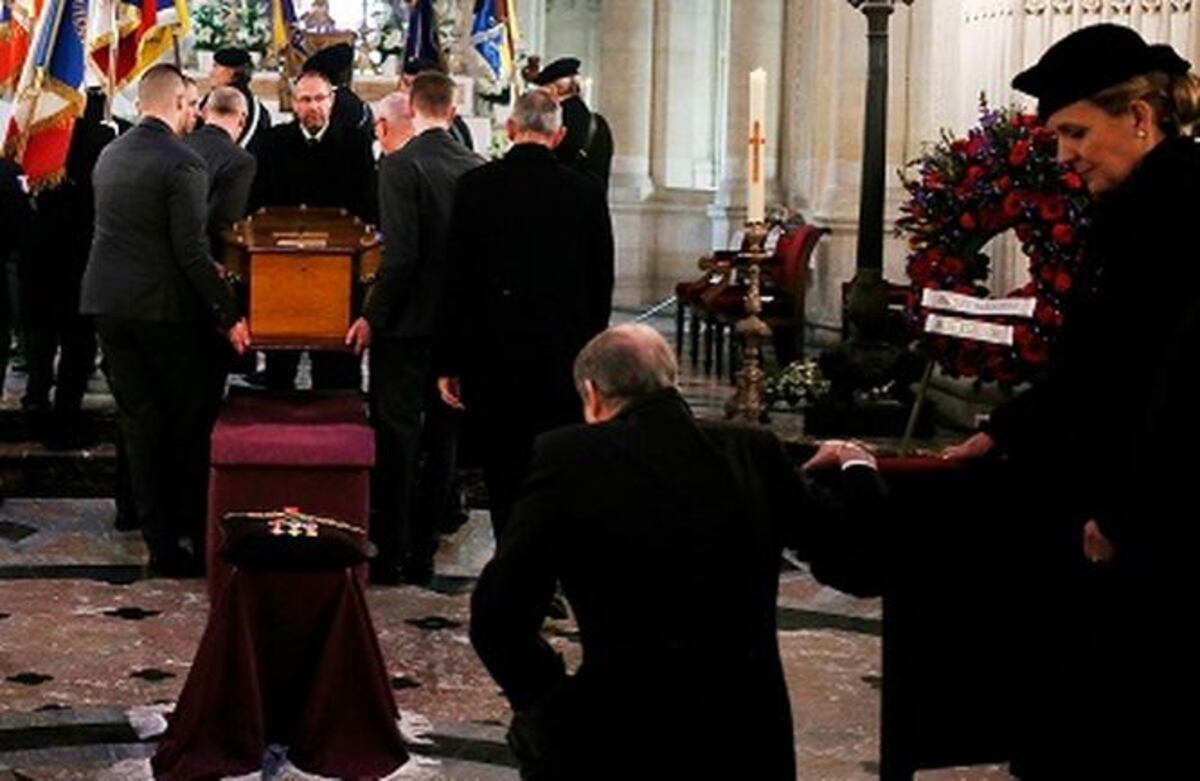 Juan de Orleans, conde de París asiste a los funerales de su padre Enrique de Orleans, conde de París y duqu