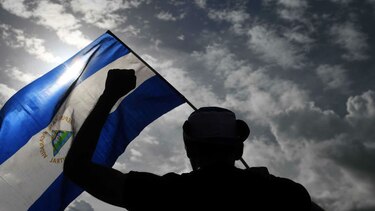 Fuerzas del gobierno nicaragüense atacan a estudiantes en universidad