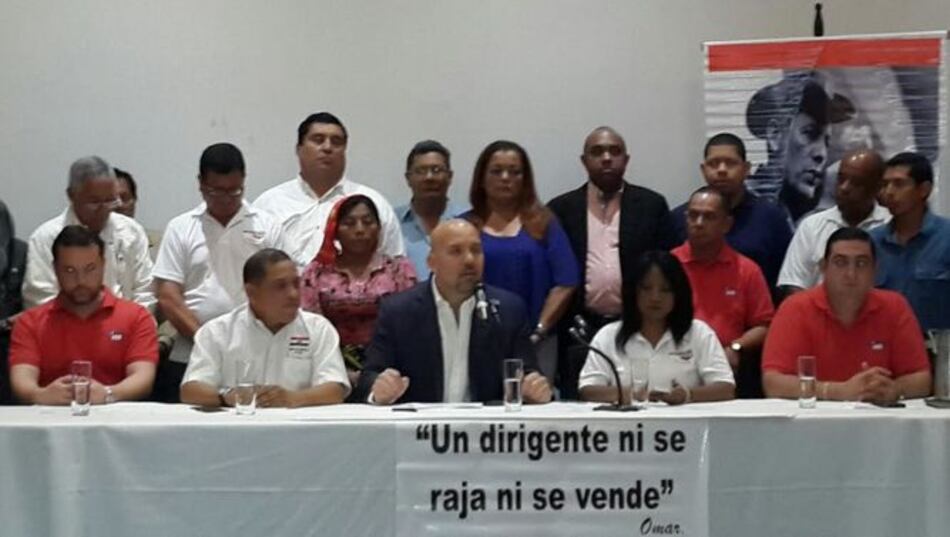 'Todos tenemos que ceder. El otro camino es la autodestrucción del PRD': Rolando Mirones