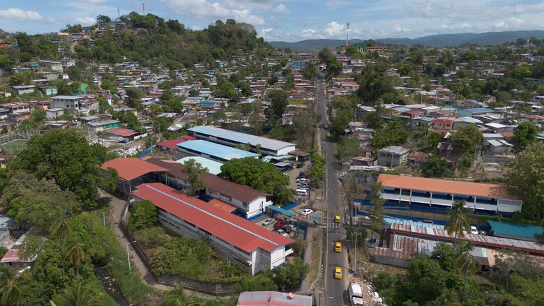 Educación: 1.1 millón de estudiantes comienzan un nuevo año escolar