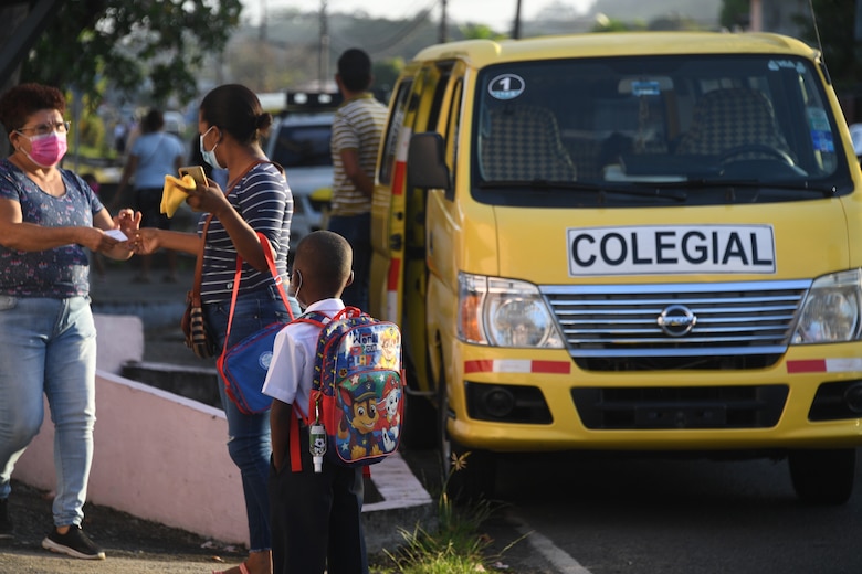 Avanza revisión del Decreto 316 que regula el transporte escolar en Panamá