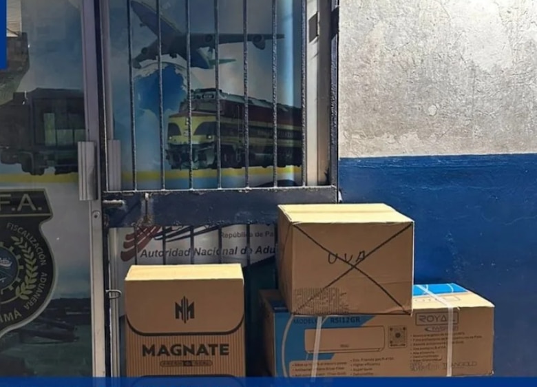 Hallan miles de cigarrillos de contrabando en vehículo particular