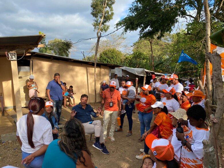 Candidatos presidenciales libran un duelo de promesas por el voto