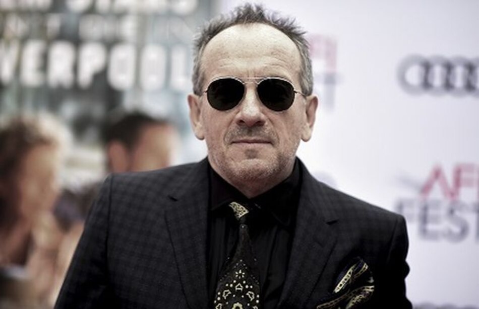 Elvis Costello reveló que tiene cáncer, pero planea volver con nuevo disco