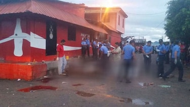 Honduras: Ocho jóvenes asesinados a tiros mientras bebían cerveza
