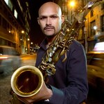 Entrevista al saxofonista Miguel Zenón, un puertorriqueño que usa el 'jazz' como vehículo de identidad