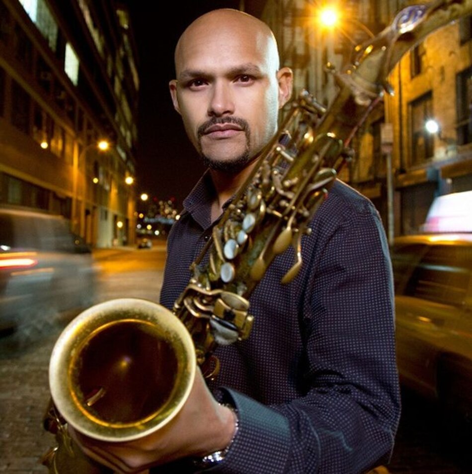 Entrevista al saxofonista Miguel Zenón, un puertorriqueño que usa el 'jazz' como vehículo de identidad