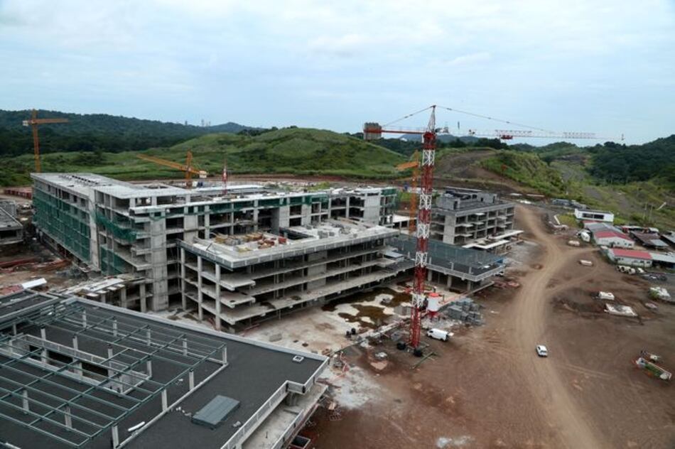 Ajustan plan funcional del Instituto Oncológico Nacional