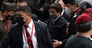 Presidente de Perú declara ante fiscalía por caso de supuesta corrupción