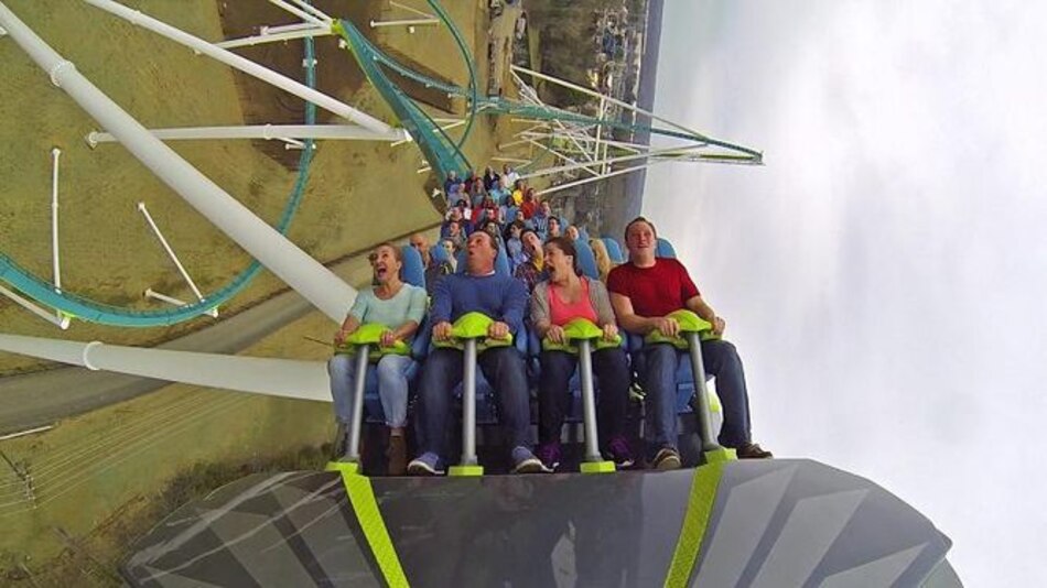 Inauguran Furia 325, la montaña rusa más alta y rápida del mundo