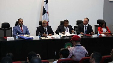 Comisión de Transporte empezará este lunes discusión de proyecto que busca regular servicio de Uber