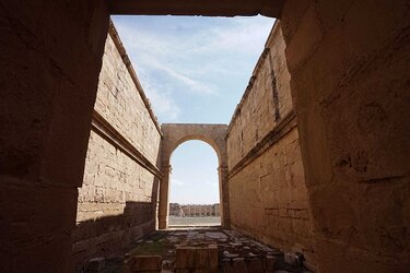 Restauran en Irak tres antiguas esculturas destruidas por los yihadistas