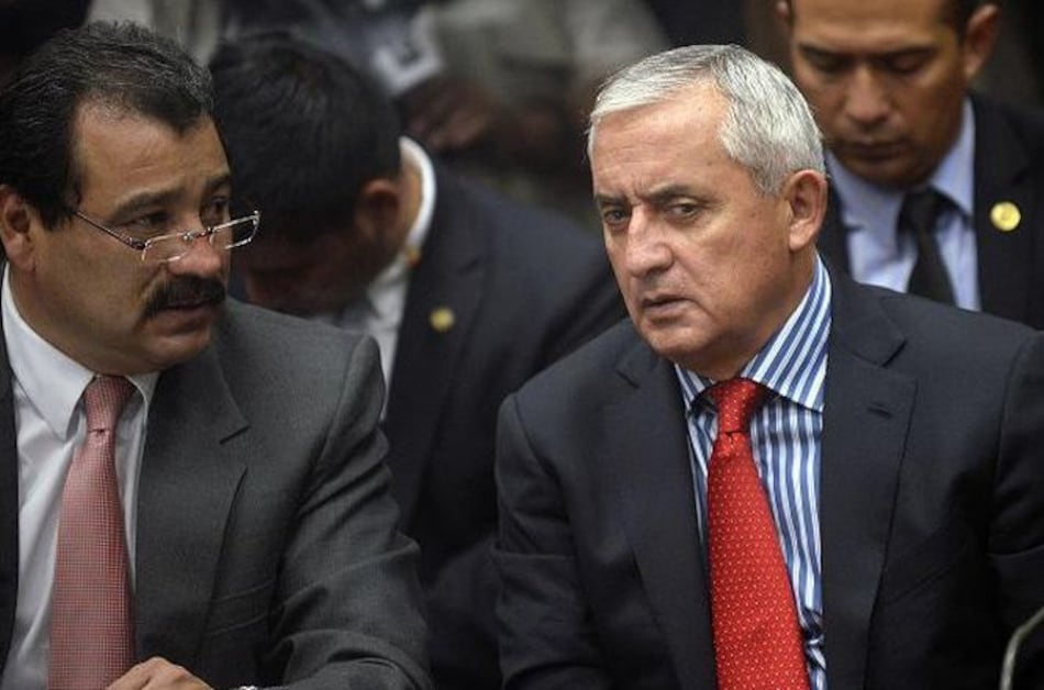 Juez dicta prisión provisional al expresidente Pérez Molina