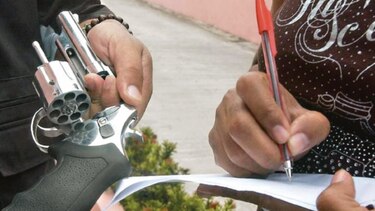 Armas de guerra importadas como rifles deportivos