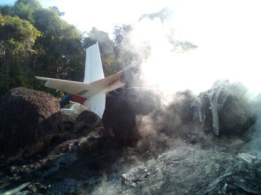 Cinco oficiales mueren al estrellarse un avión militar en el sur de Venezuela