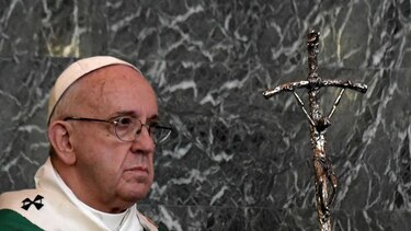 Papa arremete contra la 'demagogia populista' que provoca el miedo a los extranjeros
