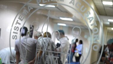 Juez impone medidas cautelares a Milagros Lay y su hermano