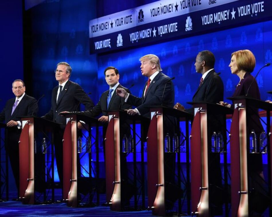 Candidatos republicanos proponen simplificar el código fiscal de EU