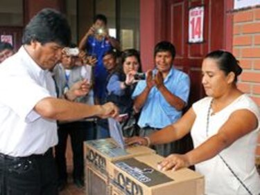 Evo Morales atribuye pérdida de bastiones a machismo y voto castigo a corrupción