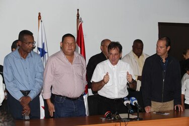 Se avivan pugnas por el control del PRD