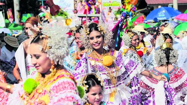 Al ritmo de la murga y el tamborito