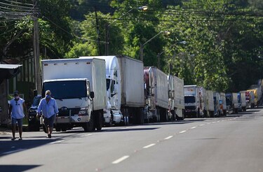 Aduanas divulga acuerdo alcanzado con Costa Rica, mientras que transportistas continúan aún varados