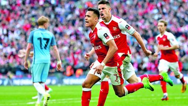 Arsenal llega a la final de copa