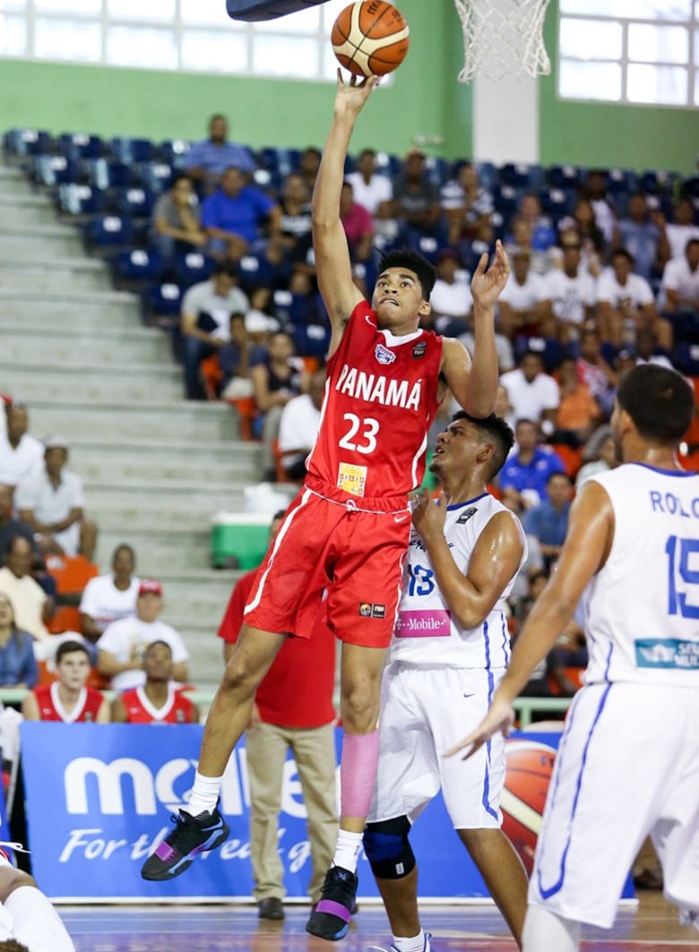 Panameño Ricardo Lindo se destaca en el baloncesto universitario con 13 puntos para Maryland