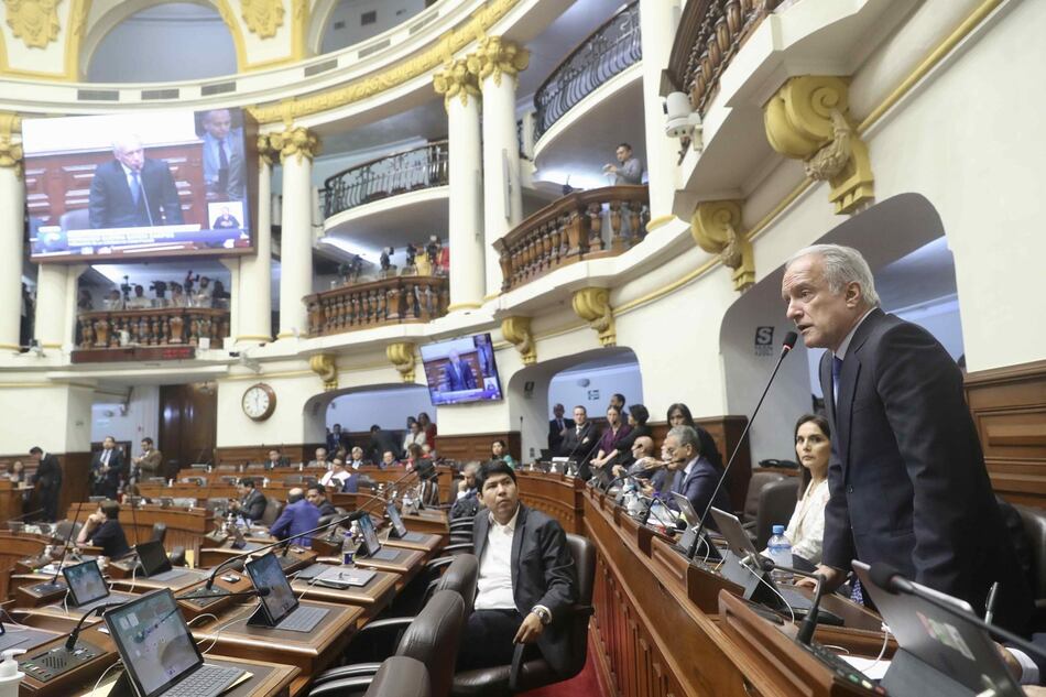 Fiscalía peruana investiga a otra diputada por cobrar coimas a trabajadores