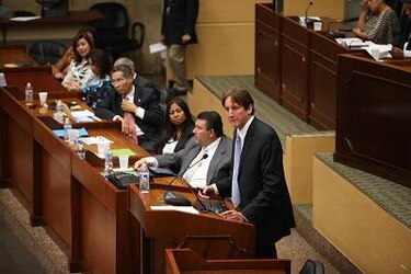 Sáez-Llorens evita contestar sobre la KPC y muerte de neonatos