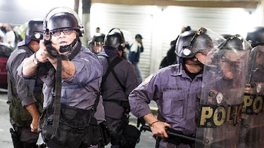 Detienen a 12 policías en Brasil acusados de matar 'por diversión'; cometieron 34 asesinatos en cuatro días
