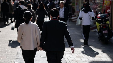 Por qué el divorcio en Japón separa a padres e hijos y cómo una reforma podría cambiarlo