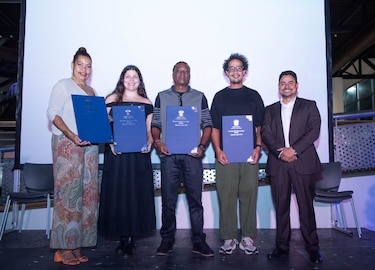 Premian a los ganadores del Concurso de Artes Visuales Roberto Lewis 2024