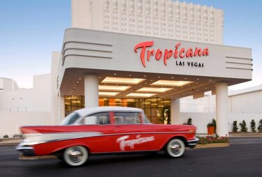 Después de casi cuatro décadas cierra el hotel y club Tropicana de Las Vegas