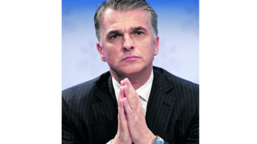 UBS disminuyó pago de comisiones