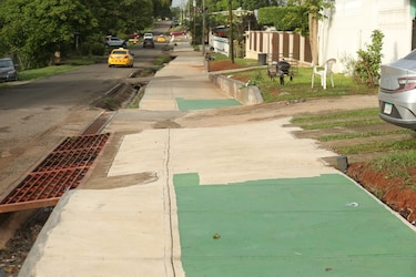 Avanza la ciclovía en La Chorrera, pero llueven las críticas por su diseño