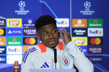 César Blackman se despide de la Champions League 2024-25 ante el Bayern Múnich