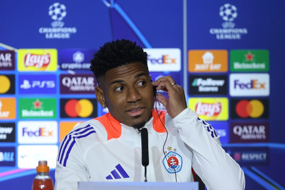 César Blackman se despide de la Champions League 2024-25 ante el Bayern Múnich