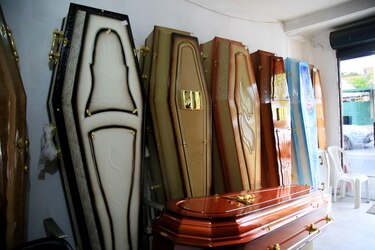 Los ‘mercaderes de cuerpos’ que hacen negocio en Estados Unidos con la venta de cadáveres