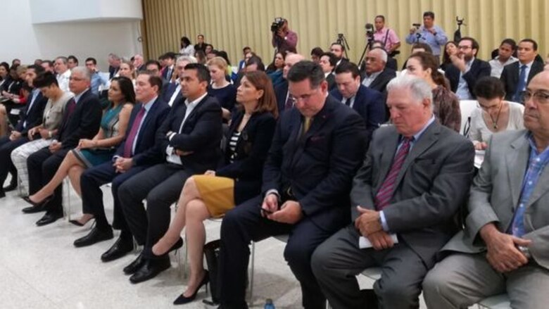 Seis candidatos presidenciales aceptan el reto por la transparencia 2019